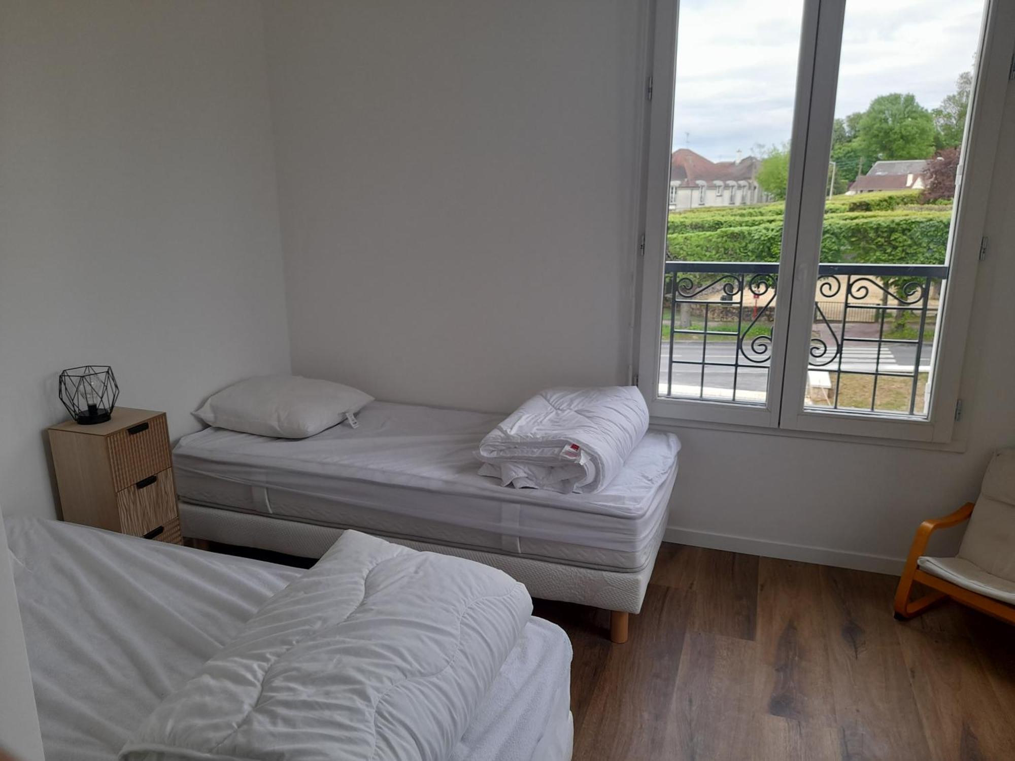 Appart Dans Petit Chateau En Centre Ville Lagny Exteriör bild