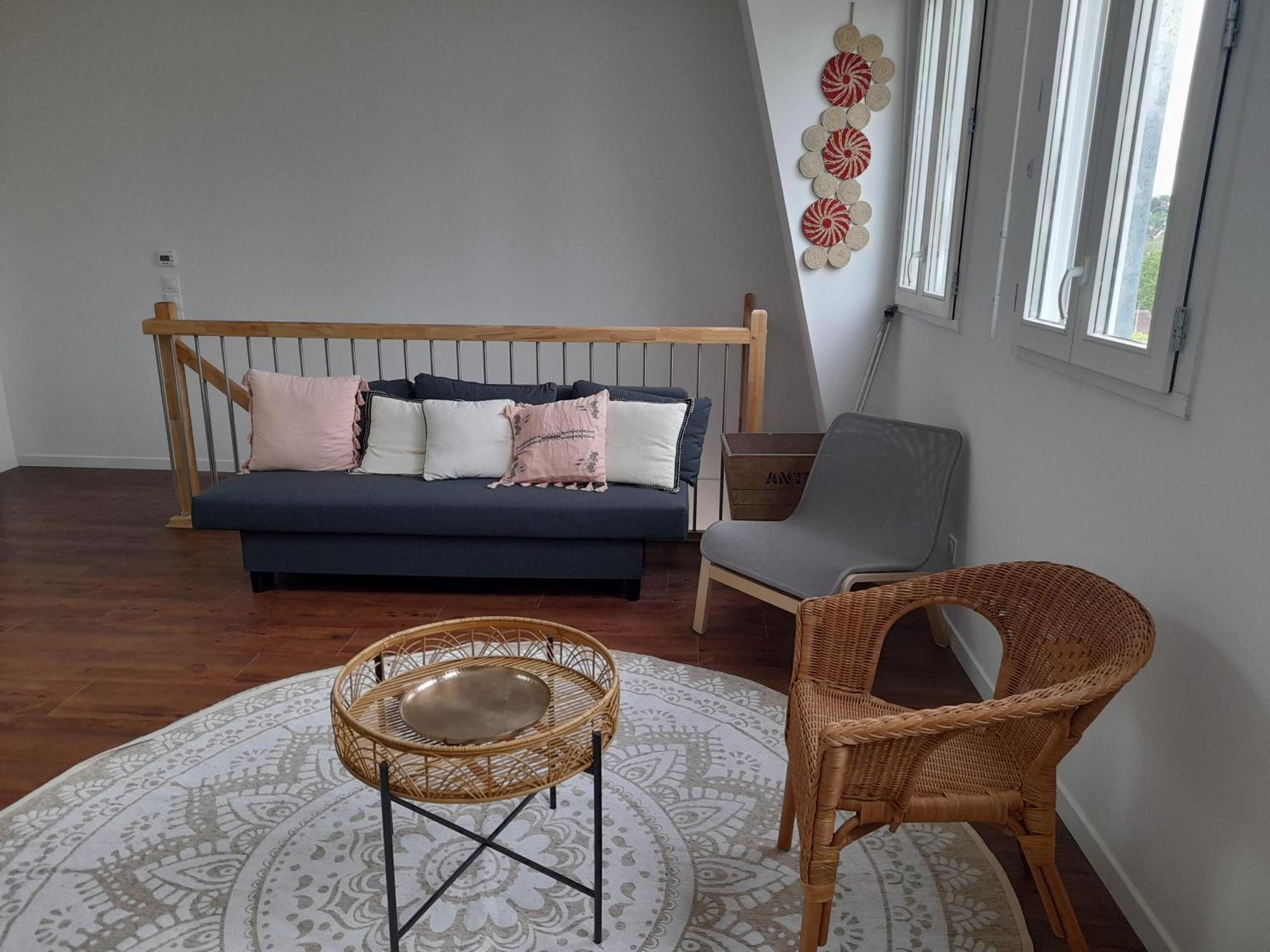 Appart Dans Petit Chateau En Centre Ville Lagny Exteriör bild